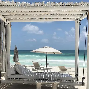 4* Hotel Playa Mambo Eco Cabanas